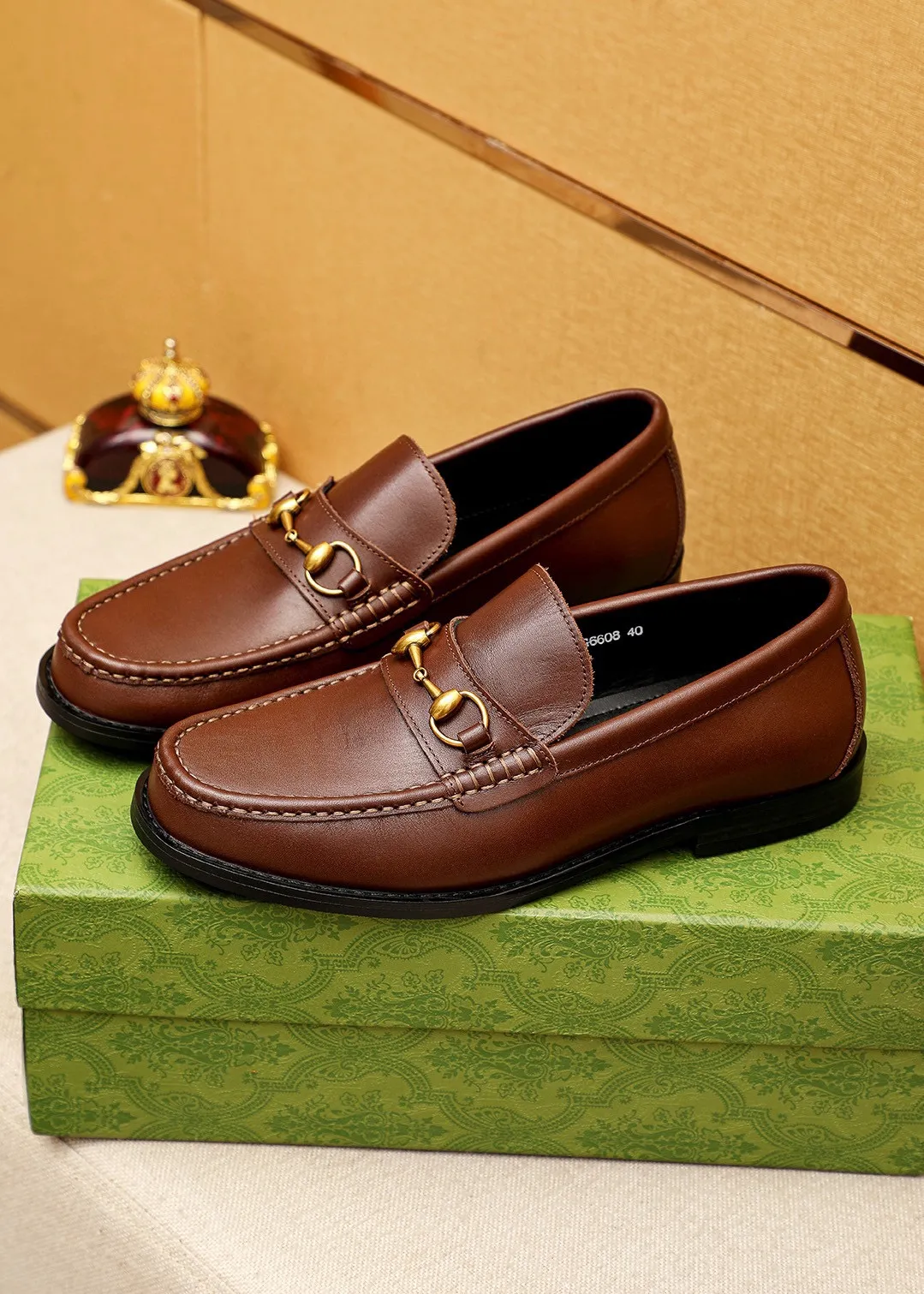 Men's shoes 💰460 💐 Product trademark: GUCCI "Gucci" casual leather shoes Regular size: 38-44 (45🉑️customized) Product materials: Selected imported first-layer calfskin upper + luxury hardware buckle, imported water-dyed cowhide leather lining. Strong three-dimensional visual effect, original combination outsole Color: 3⃣️colors available